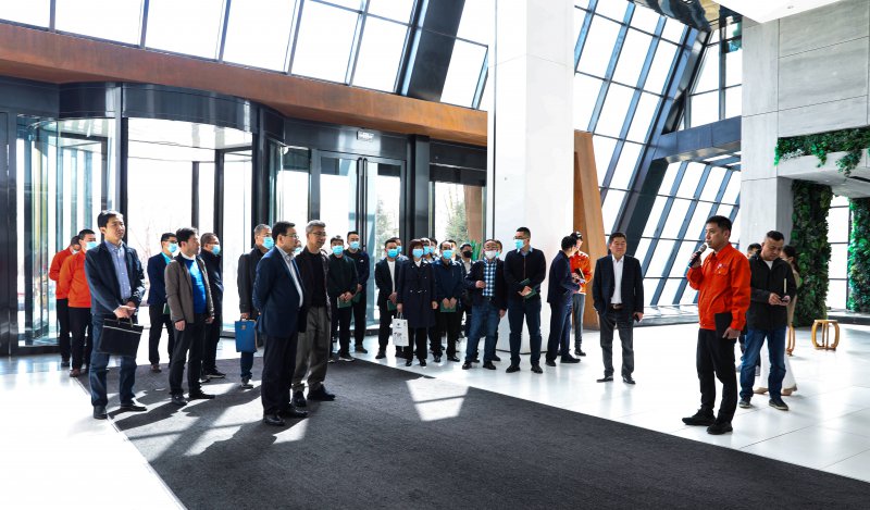 <b>中國工程院院士，吳忠儀表黨委書記、董事長馬玉山一行蒞臨寧夏鋼鐵集團(tuán)參觀</b>