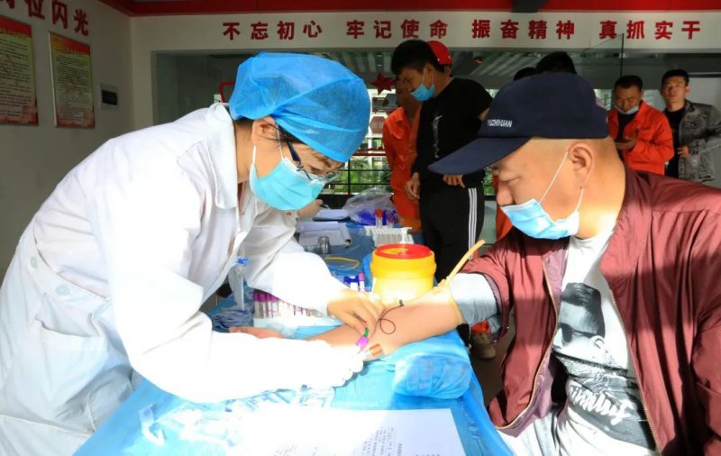 寧夏鋼鐵集團開展“關(guān)愛員工，關(guān)注健康”職工健康體檢活動